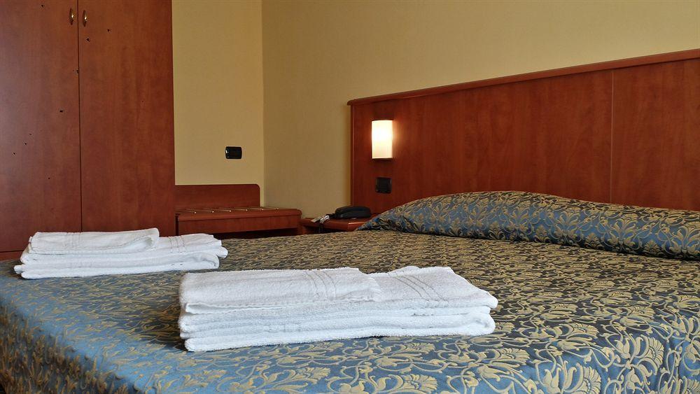 Hotel Postumia Dossobuono Dış mekan fotoğraf