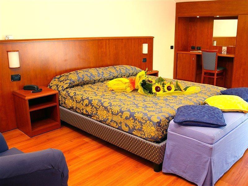 Hotel Postumia Dossobuono Dış mekan fotoğraf