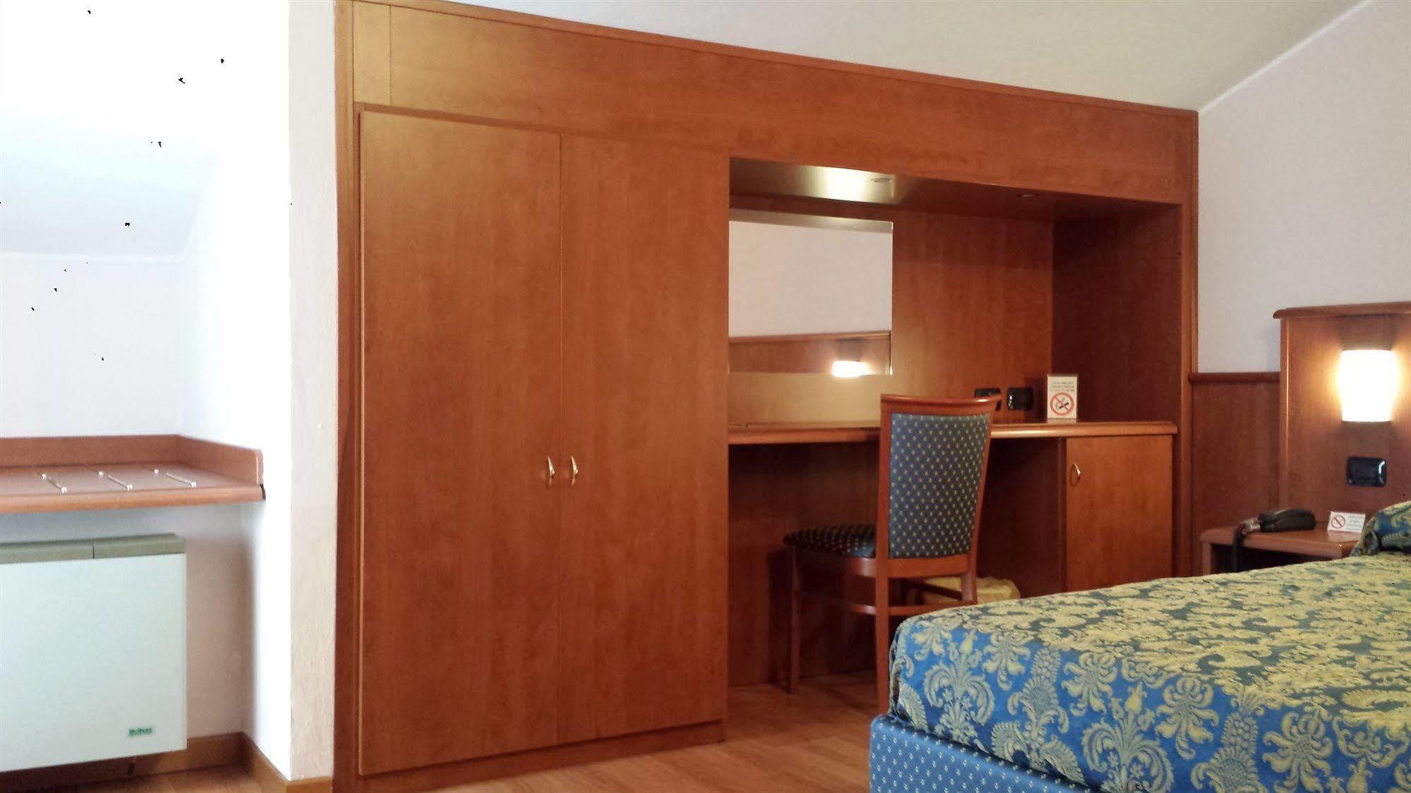 Hotel Postumia Dossobuono Dış mekan fotoğraf