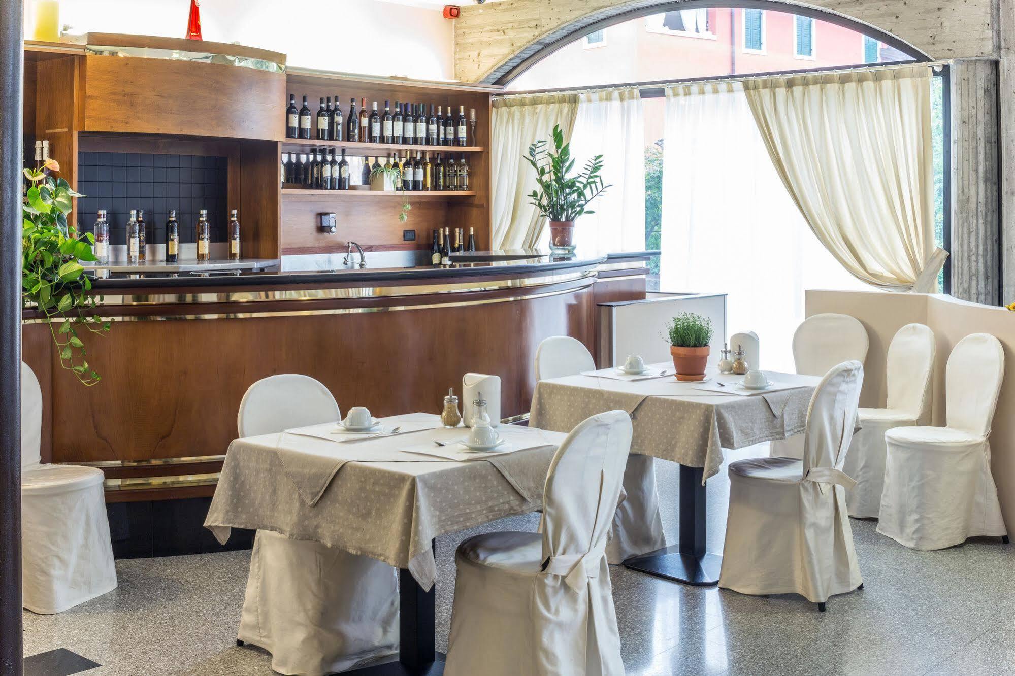 Hotel Postumia Dossobuono Dış mekan fotoğraf